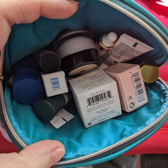 La Mer Other - La Mer small miracles gift set plus 9 beauty bundle 😍🔥
